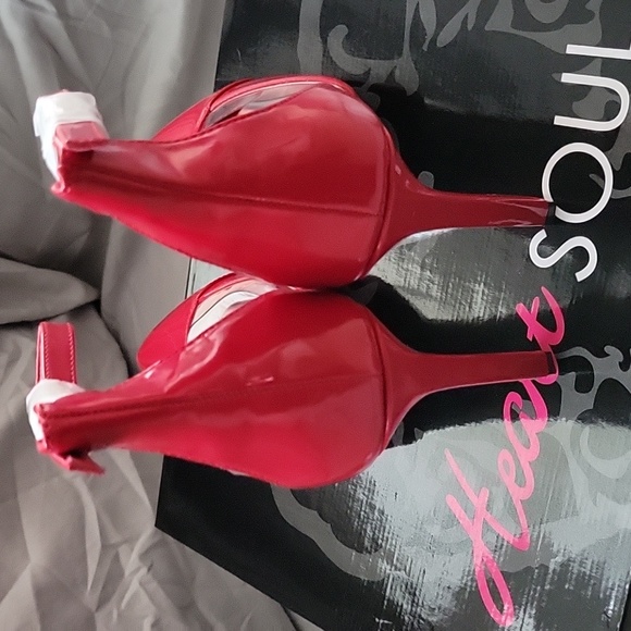 NEW Woman's Soho Red strapy high heels with ankle straps - Picture 5 of 7